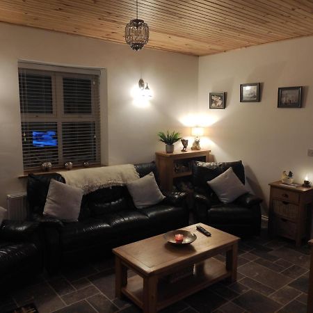 White Barn Cottage Clonmany Exterior photo